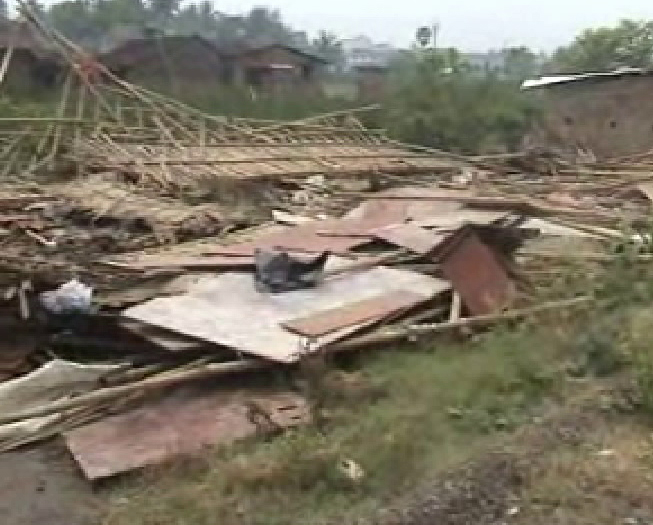 জেলায় ঝড়বৃষ্টিতে প্রাণহানি